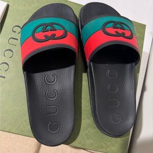 Gucci GG Interlock slides